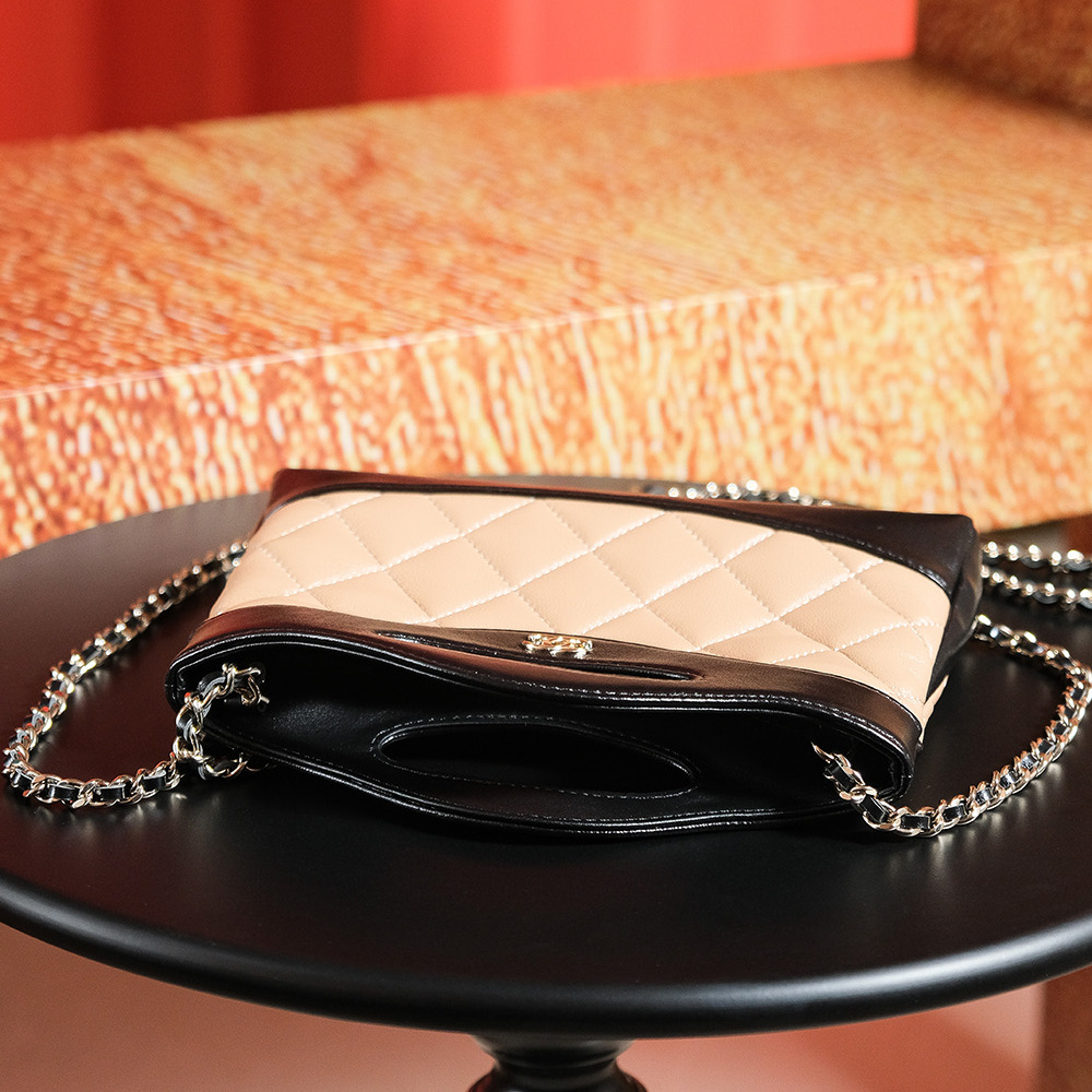 Chanel 香奈兒 Leather Goods