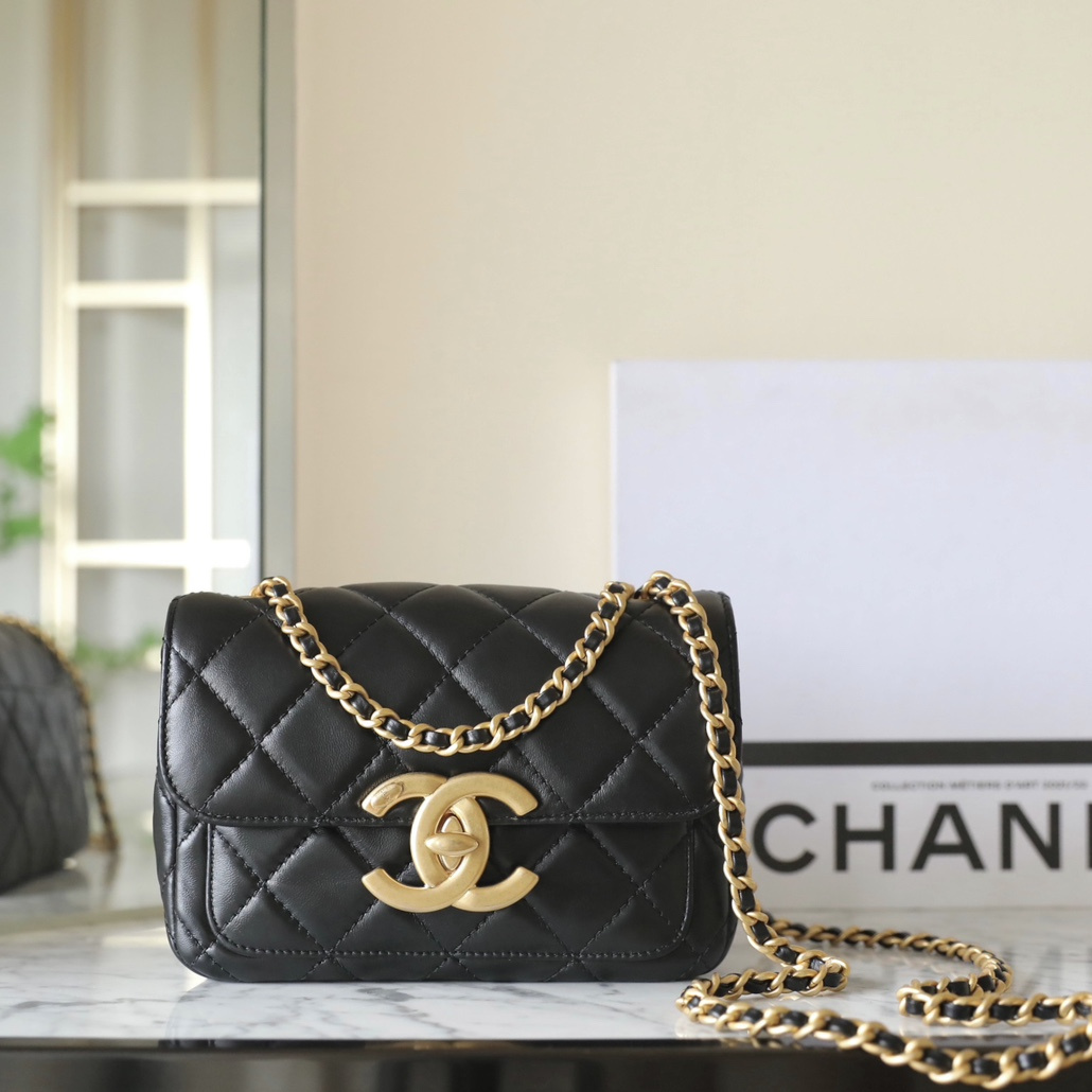 Chanel 香奈兒 Leather Goods