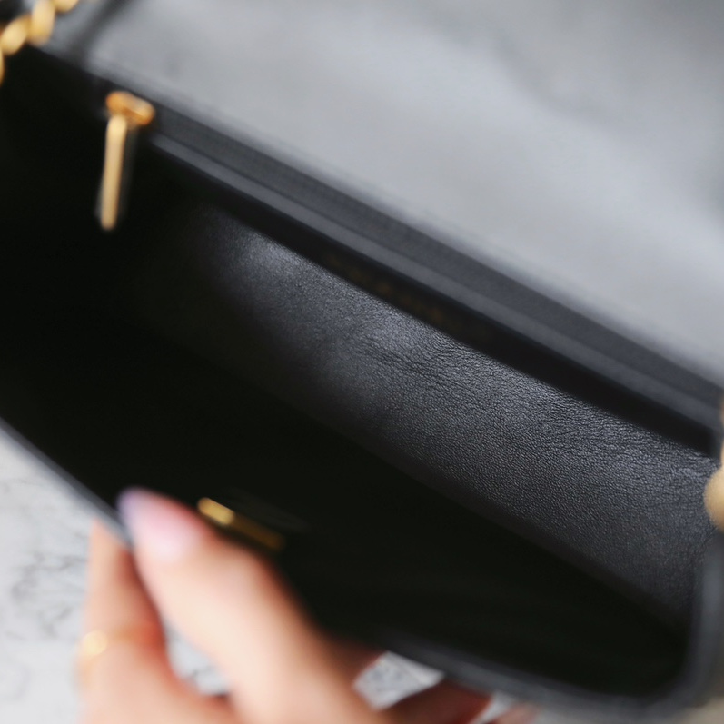 Chanel 香奈兒 Leather Goods