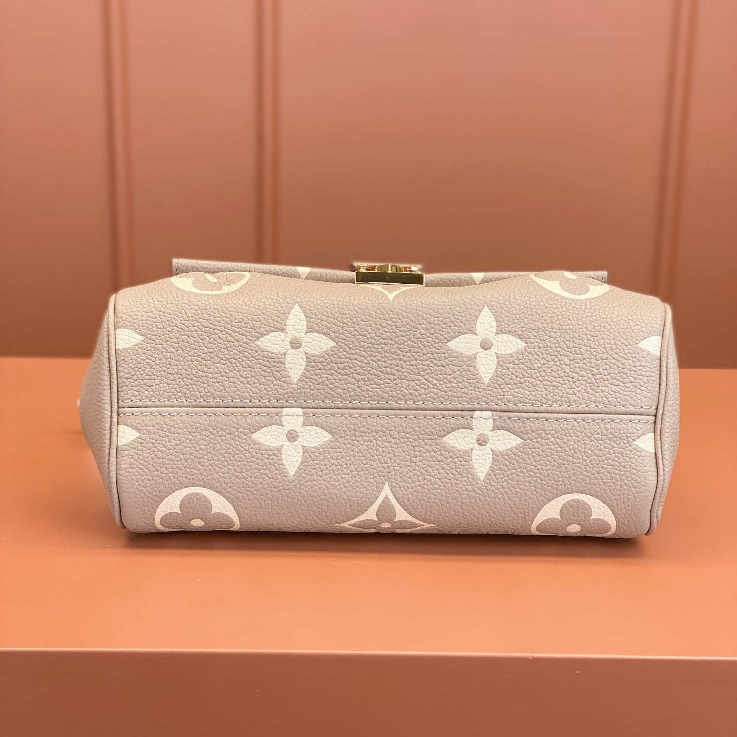 Louis Vuitton 路易威登 Chain Bag