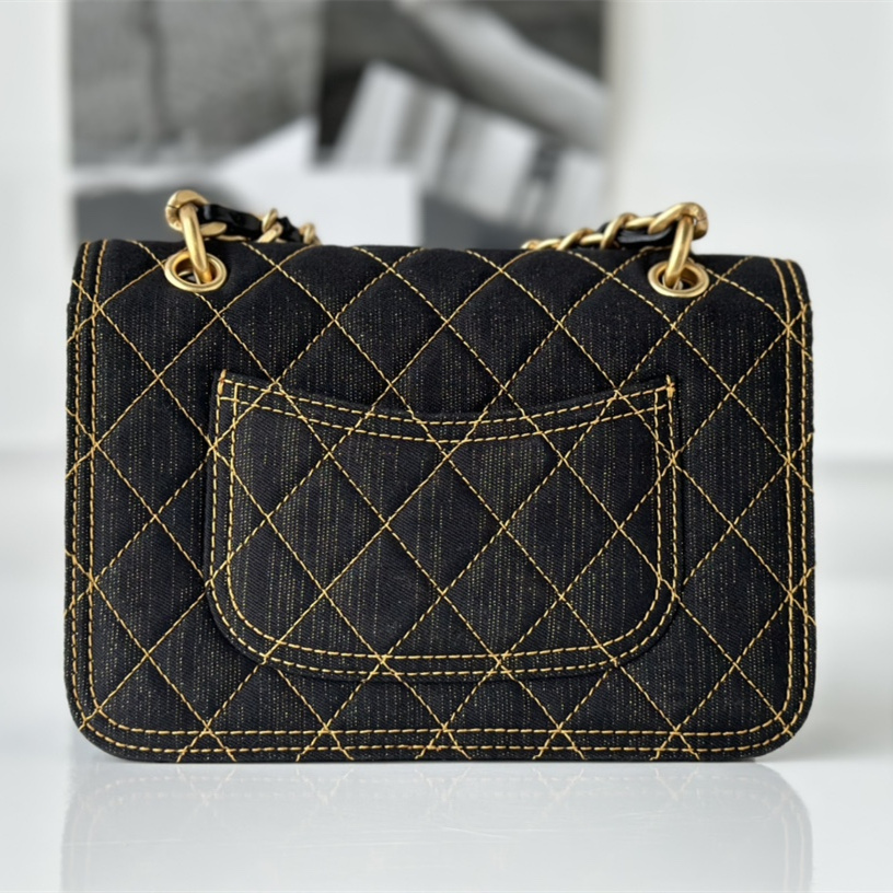 Chanel 香奈兒 Leather Goods