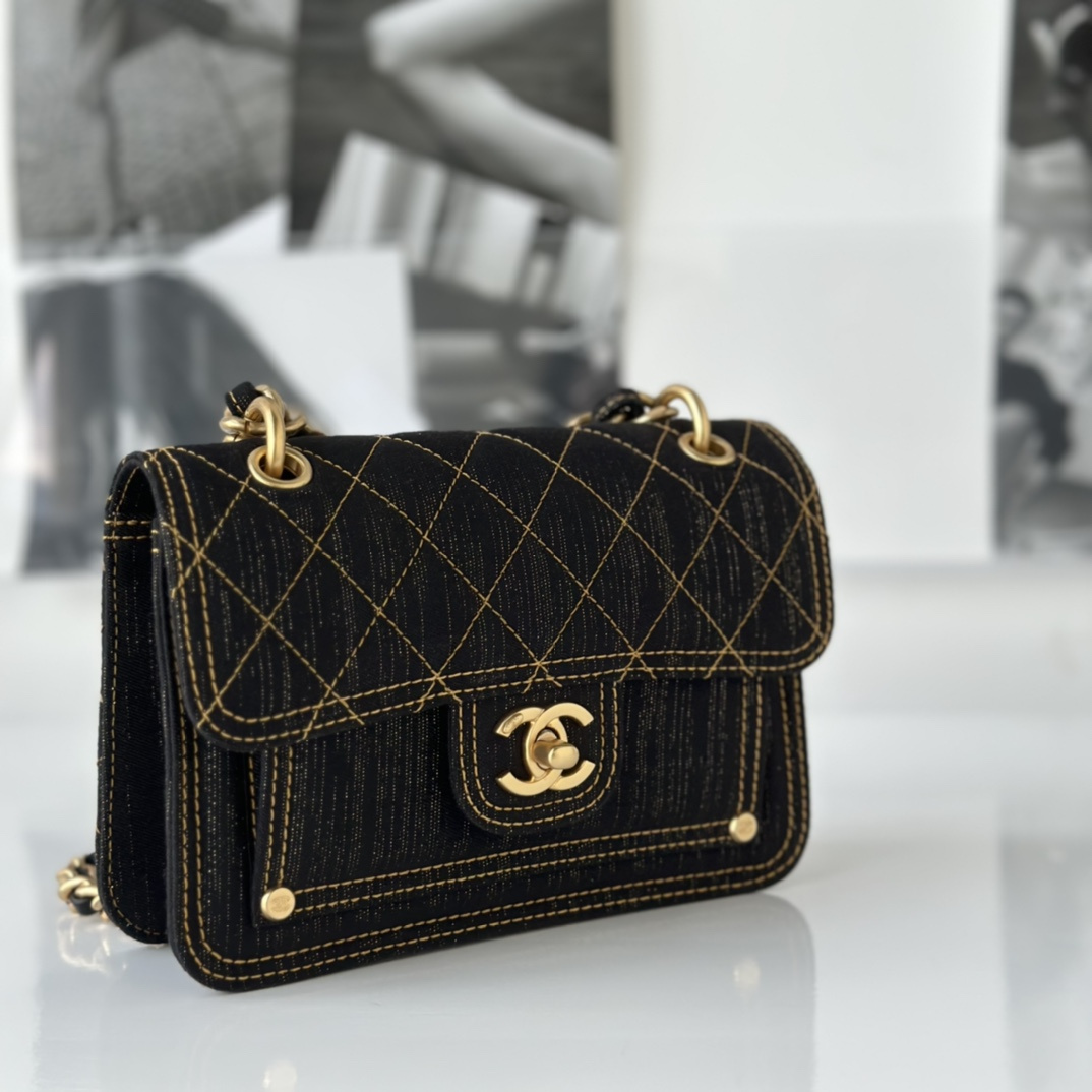 Chanel 香奈兒 Leather Goods