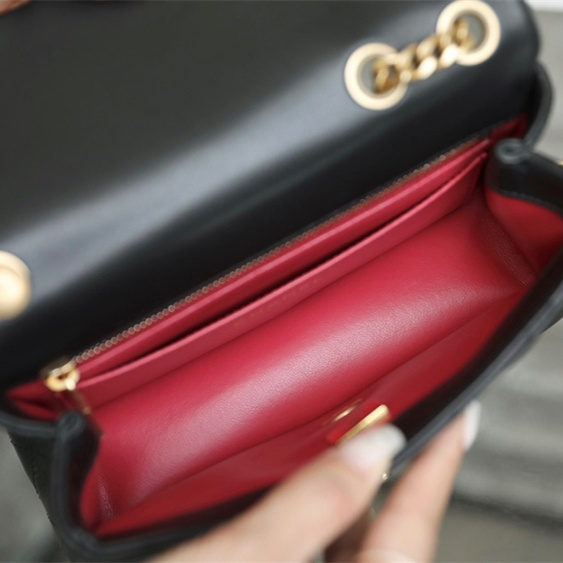 Chanel 香奈兒 Leather Goods