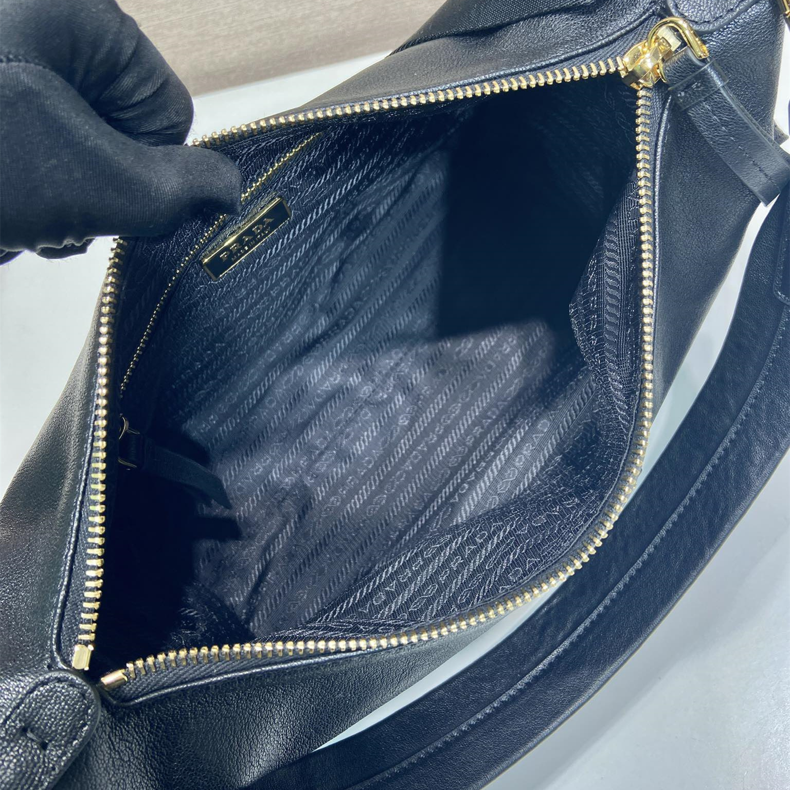 Prada 普拉達 Leather Goods