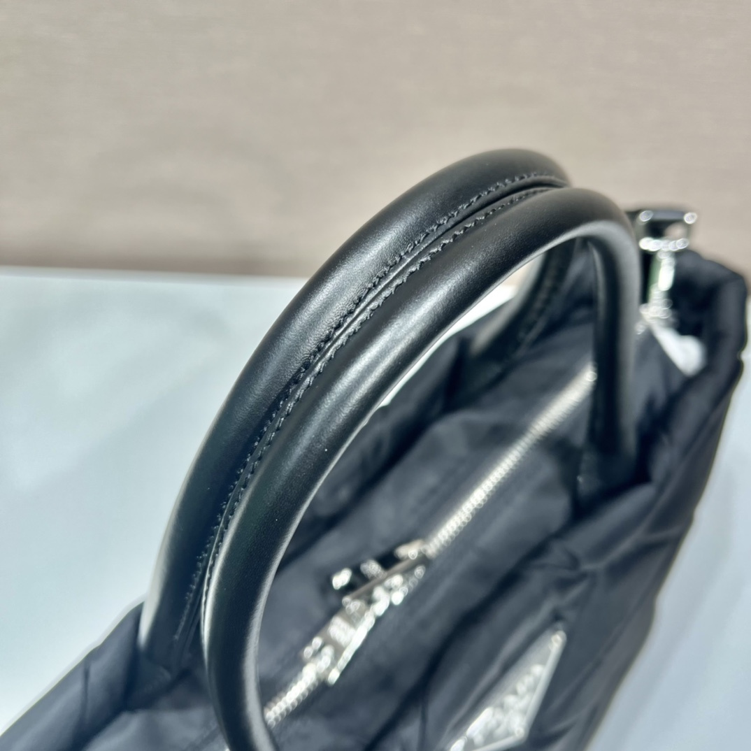 Prada 普拉達 Leather Goods
