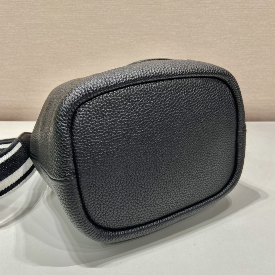 Prada 普拉達 Leather Goods