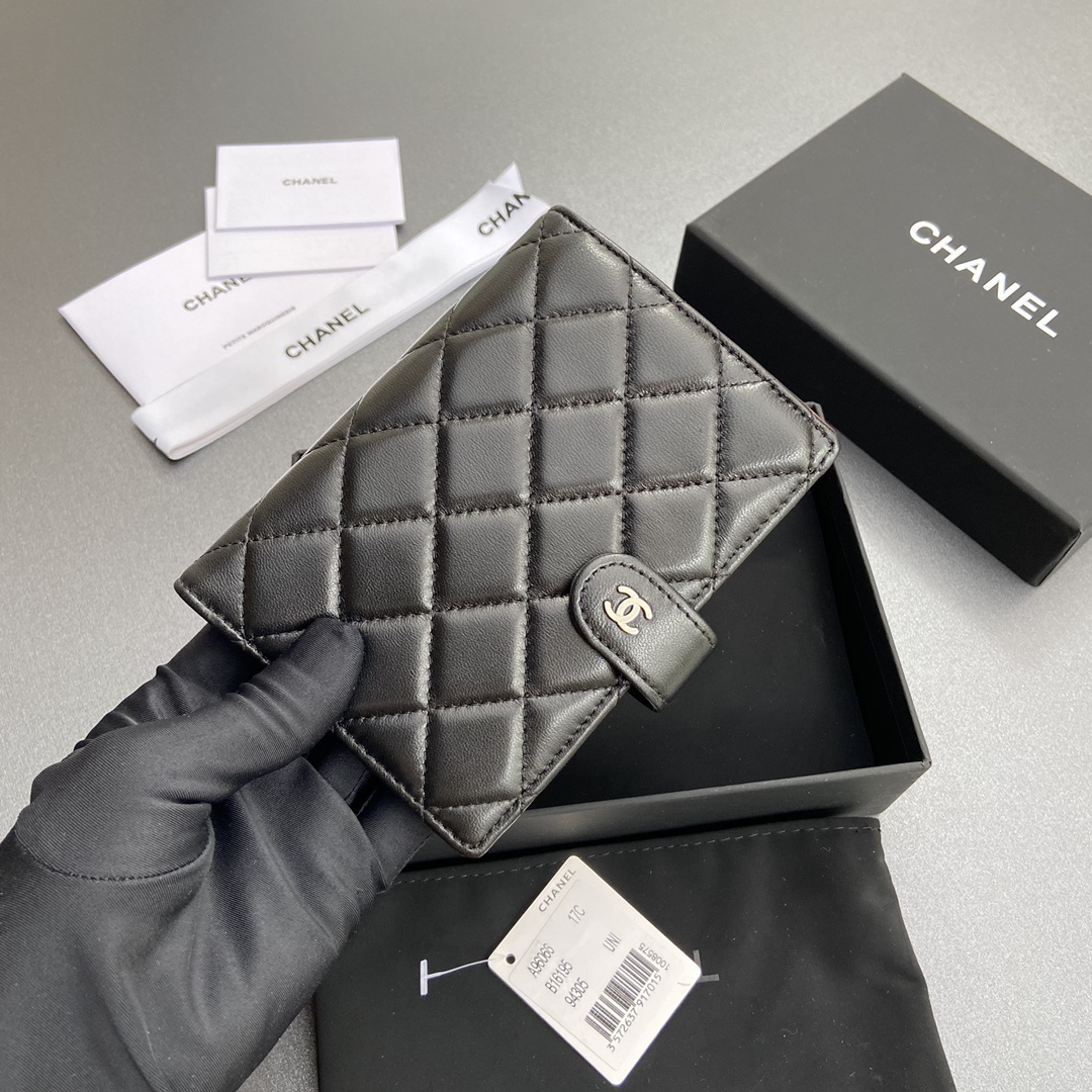 Chanel 香奈兒 Leather Goods