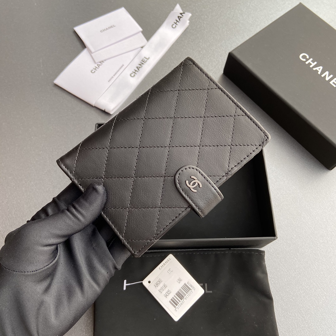 Chanel 香奈兒 Leather Goods