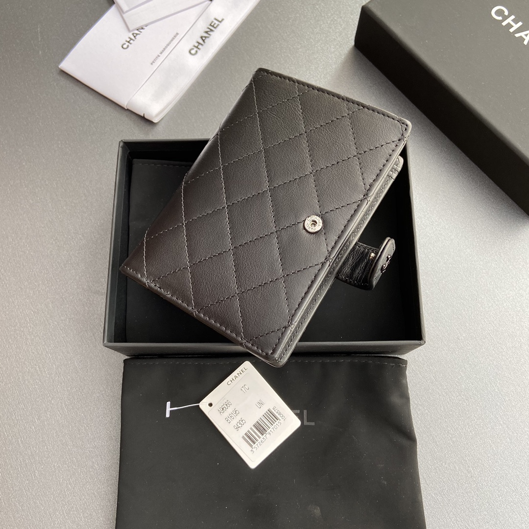Chanel 香奈兒 Leather Goods