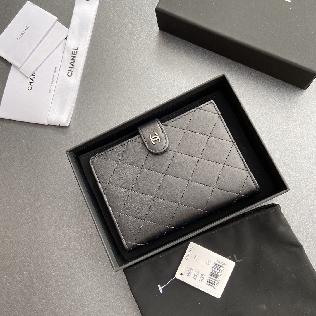 Chanel 香奈兒 Leather Goods