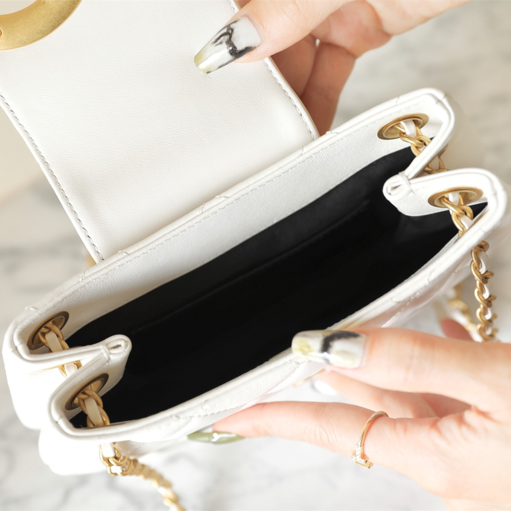 Chanel 香奈兒 Leather Goods
