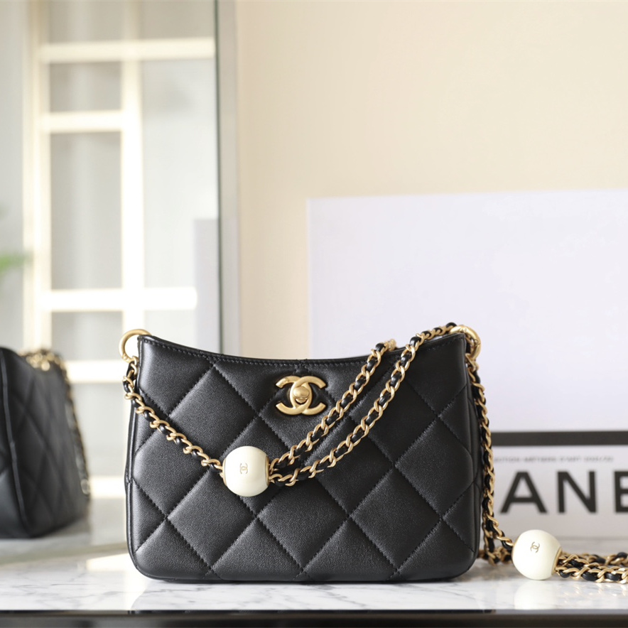 Chanel 香奈兒 Leather Goods