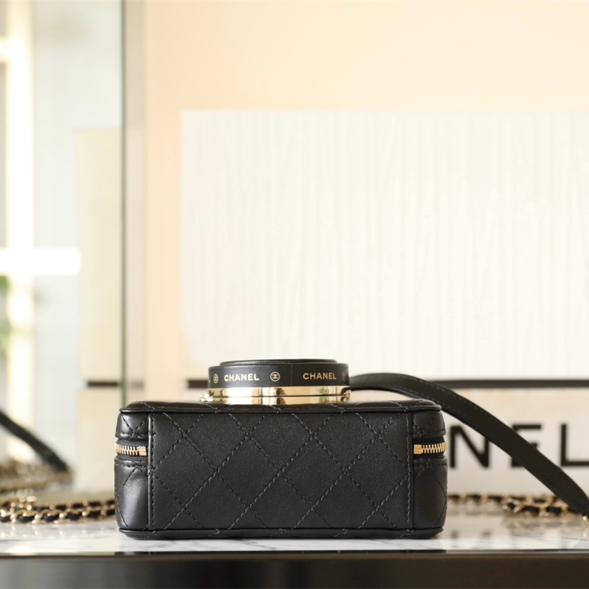 Chanel 香奈兒 Leather Goods
