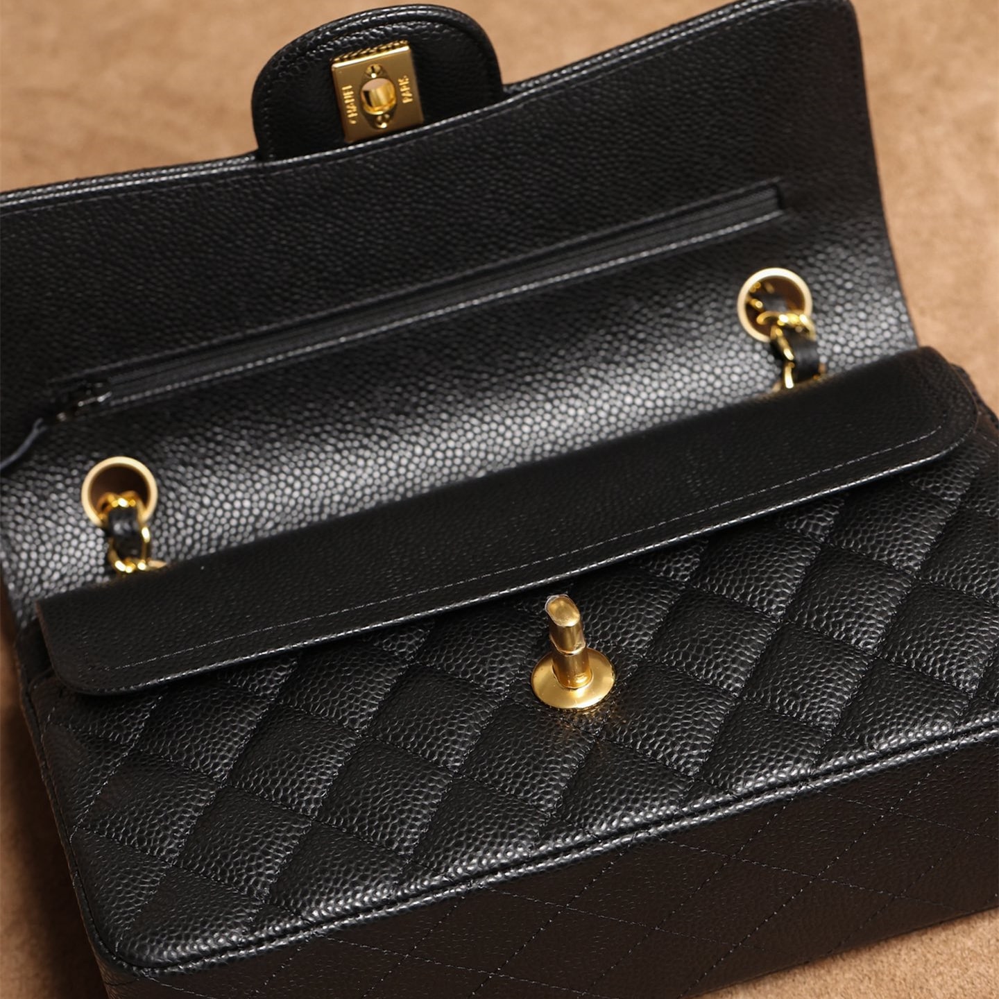 Chanel 香奈兒 Leather Goods