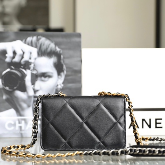 Chanel 香奈兒 Leather Goods