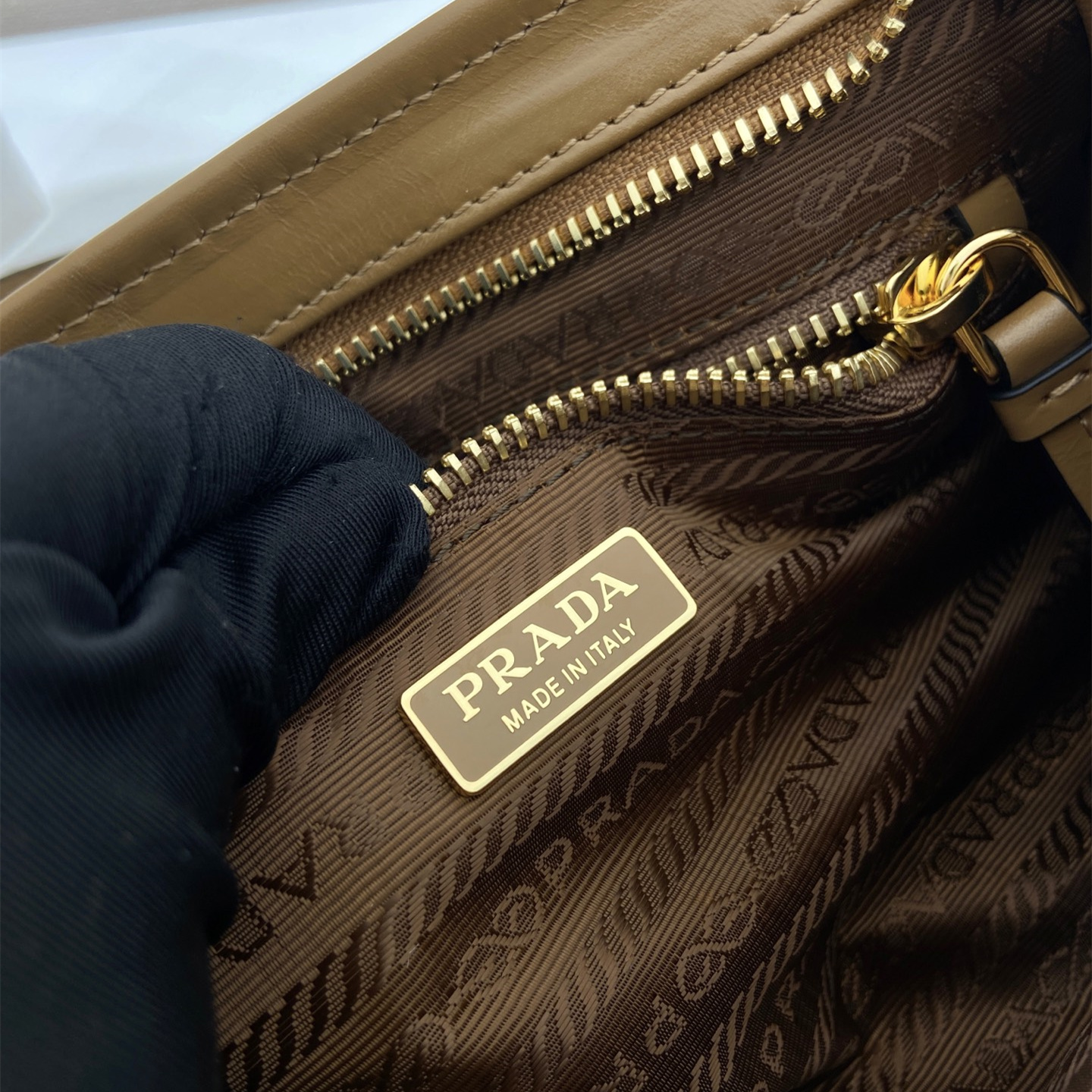 Prada 普拉達 Leather Goods