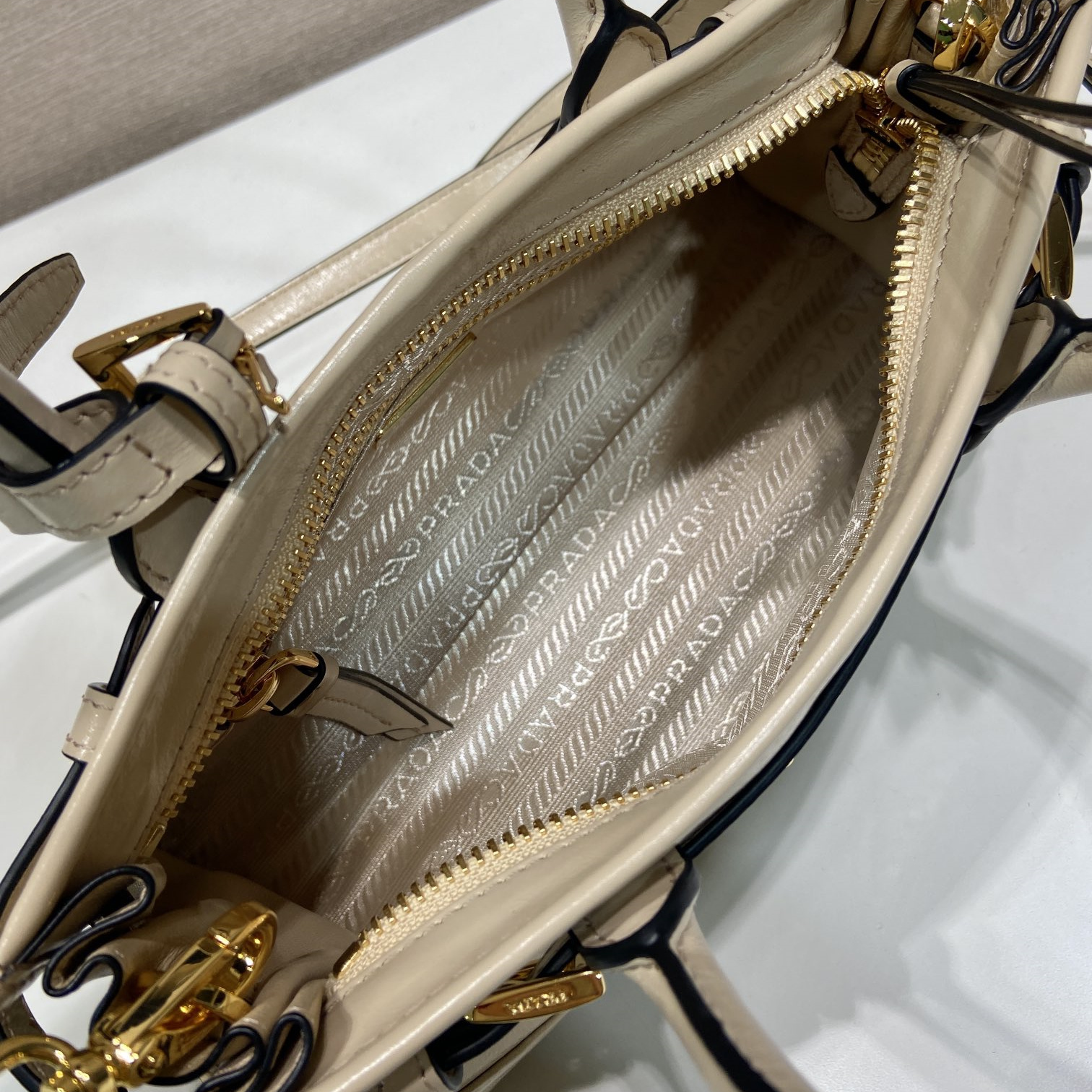 Prada 普拉達 Leather Goods