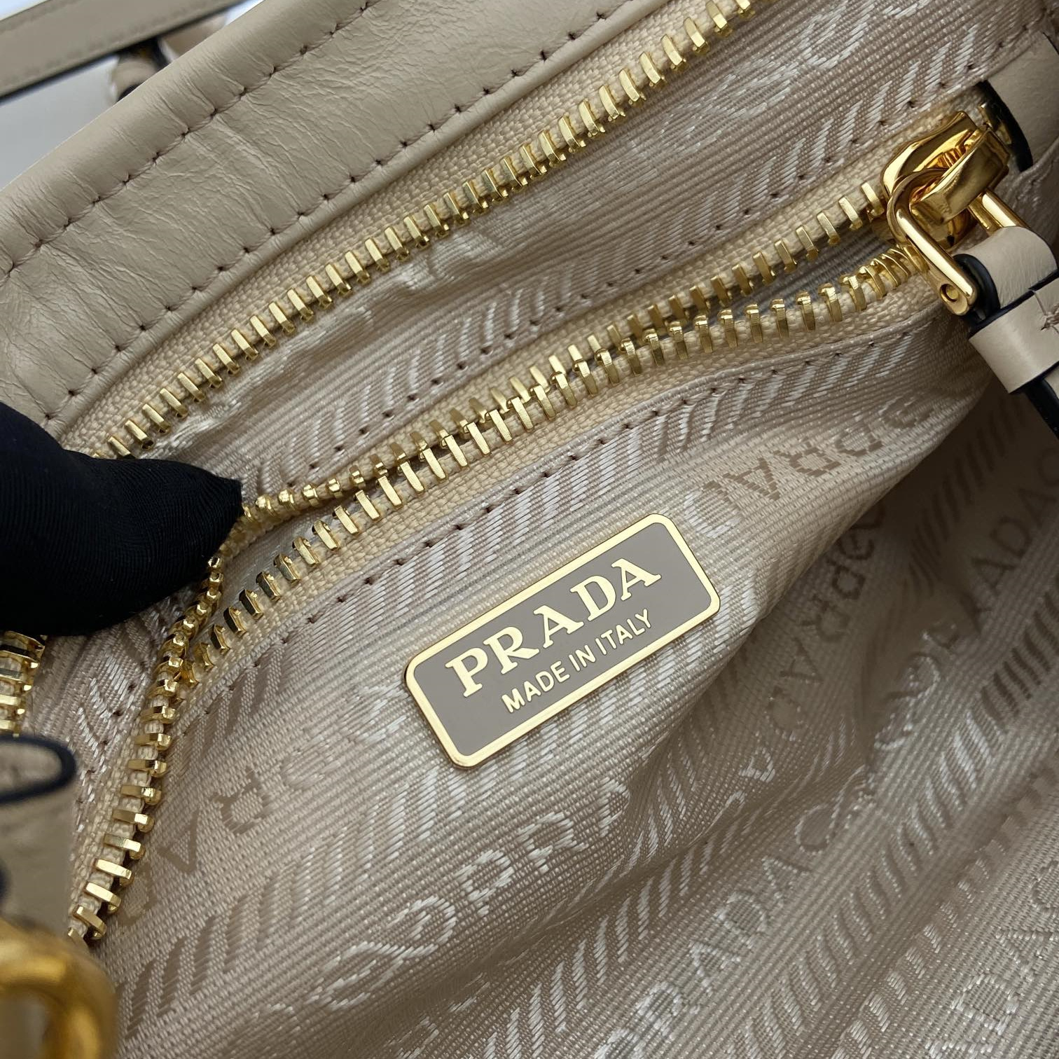 Prada 普拉達 Leather Goods