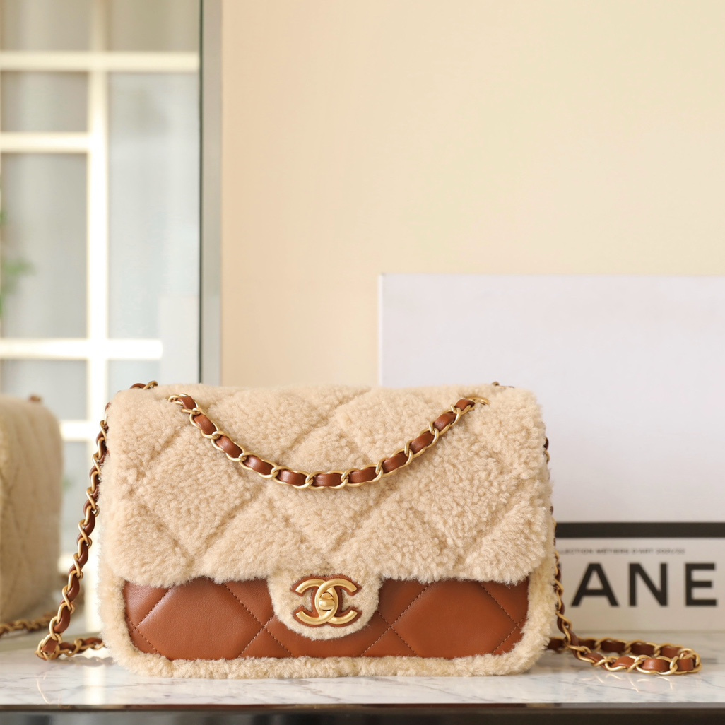 Chanel 香奈兒 Leather Goods
