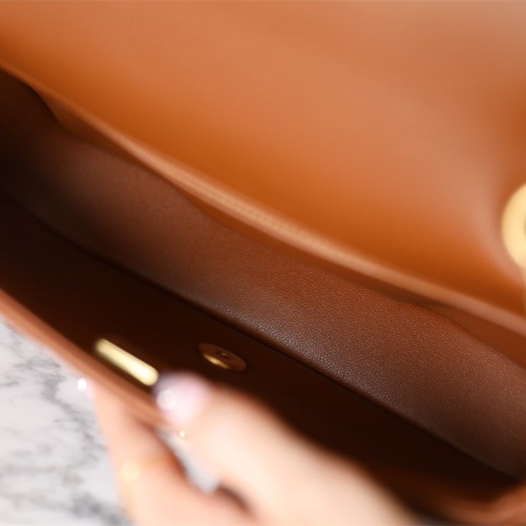 Chanel 香奈兒 Leather Goods