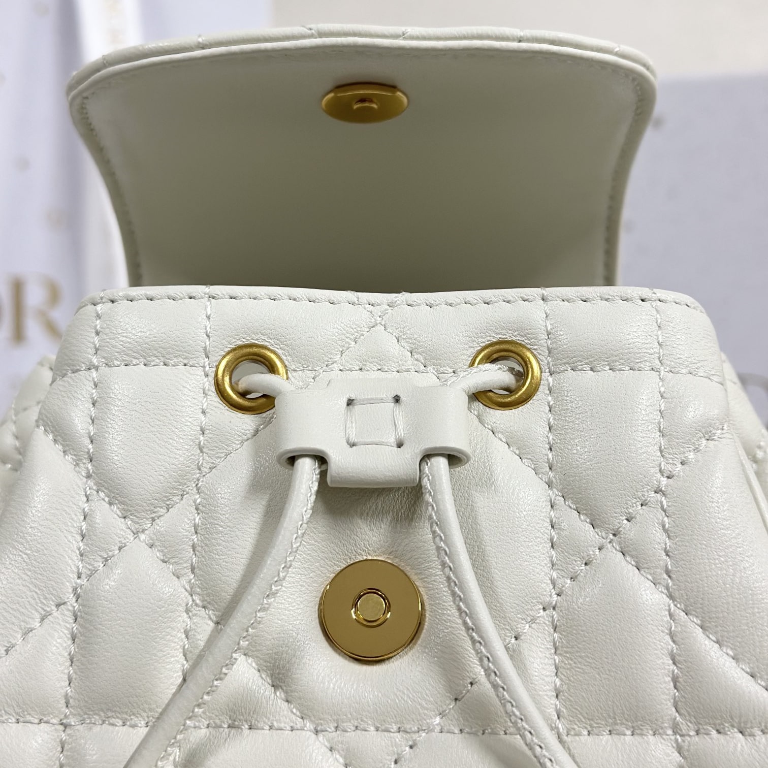 高仿Dior*Caro系列M6302M030小羊皮雙肩包白色小號免檢版