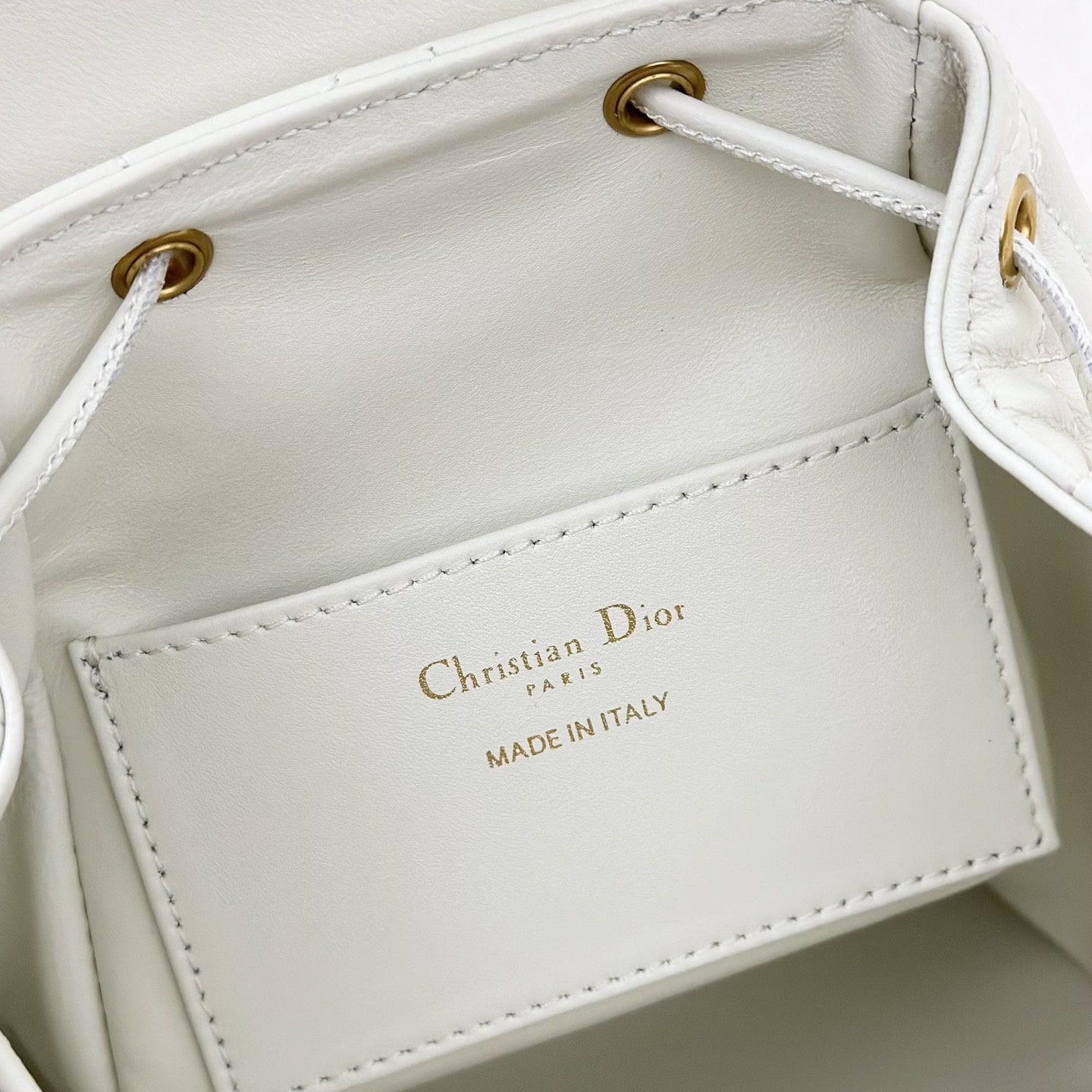 高仿Dior*Caro系列M6302M030小羊皮雙肩包白色小號免檢版