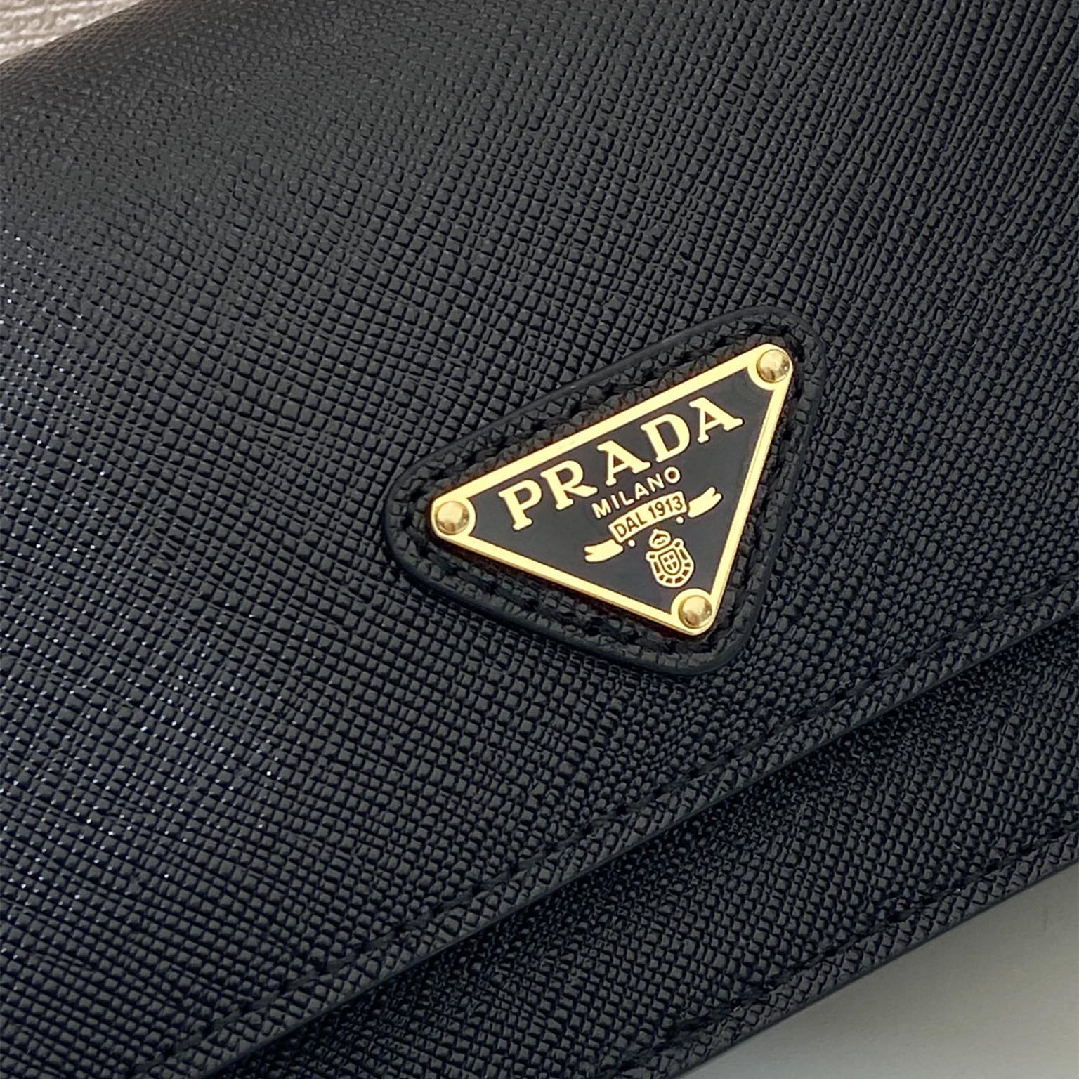 高仿Prada*Saffano系列1NF059斜挎包黑色Mini免檢版