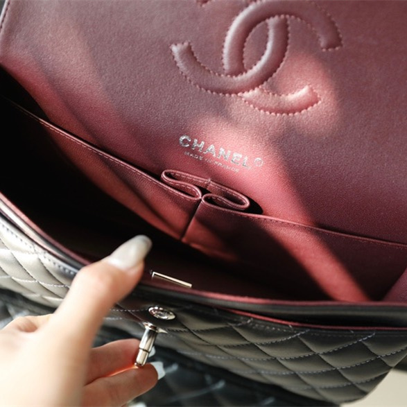 Chanel 香奈兒 Leather Goods