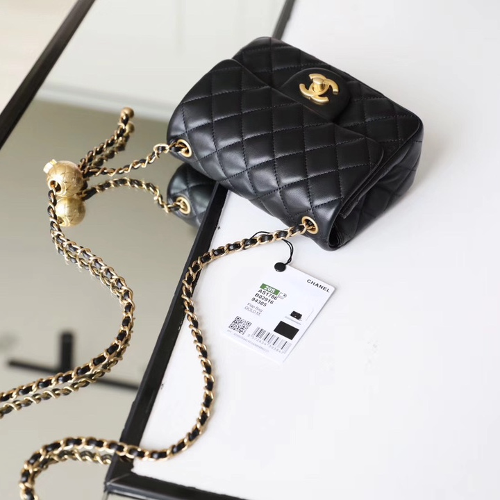 Chanel 香奈兒 Leather Goods