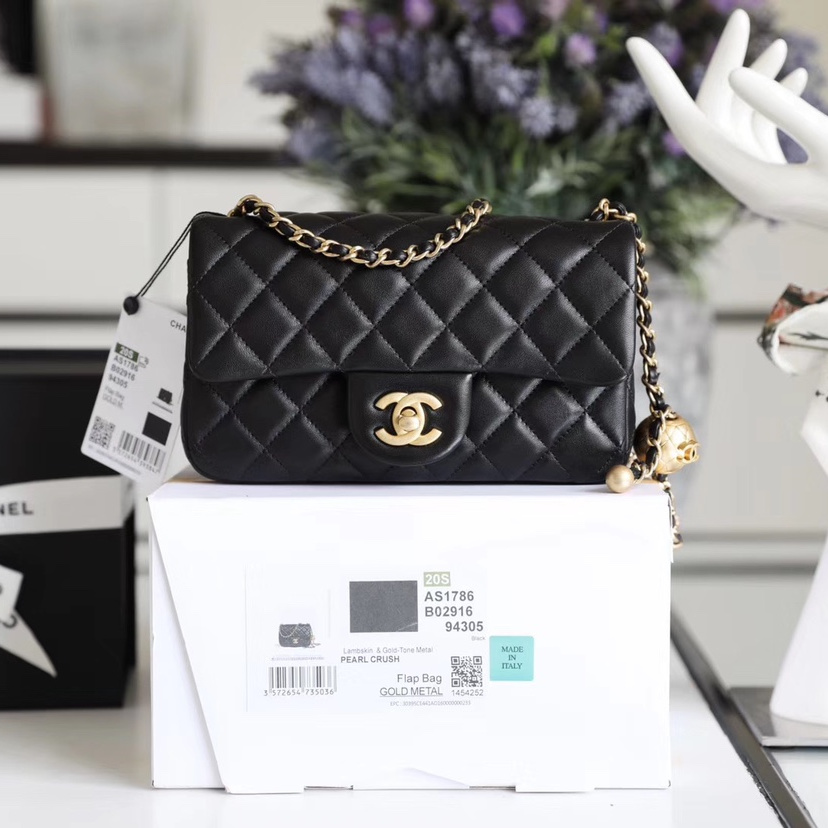 Chanel 香奈兒 Leather Goods
