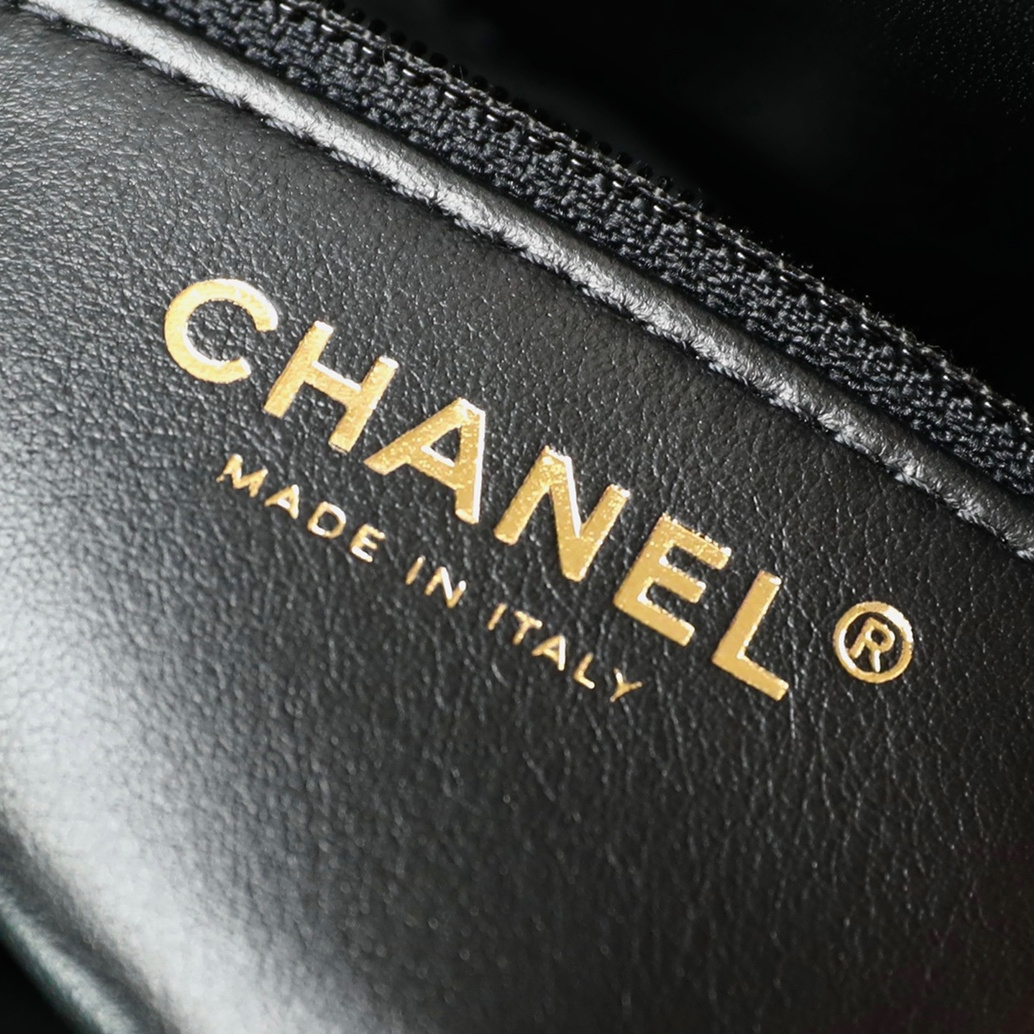 Chanel 香奈兒 Leather Goods