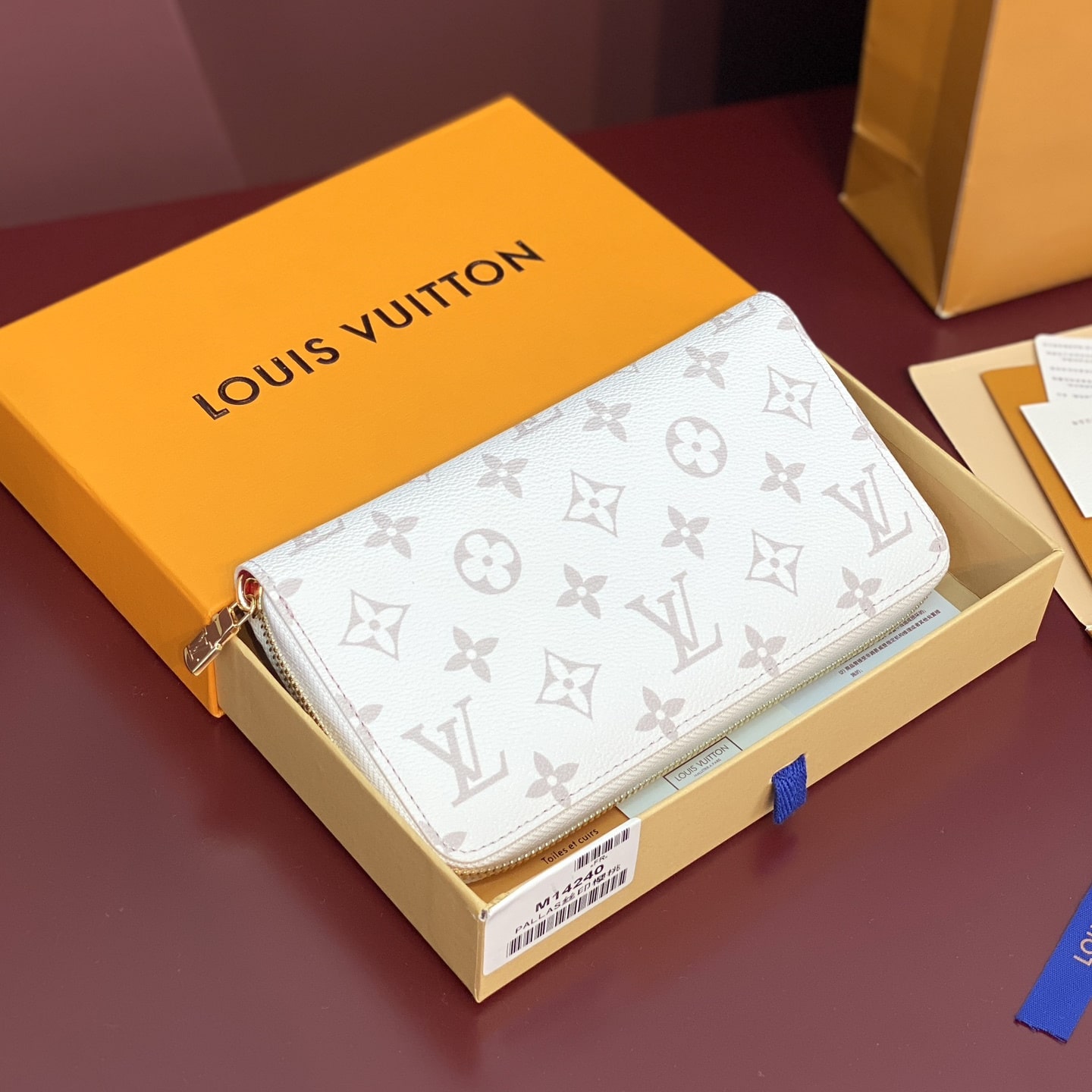 高仿LV*聯名款M14240櫻桃印花圖案錢包白色免檢版