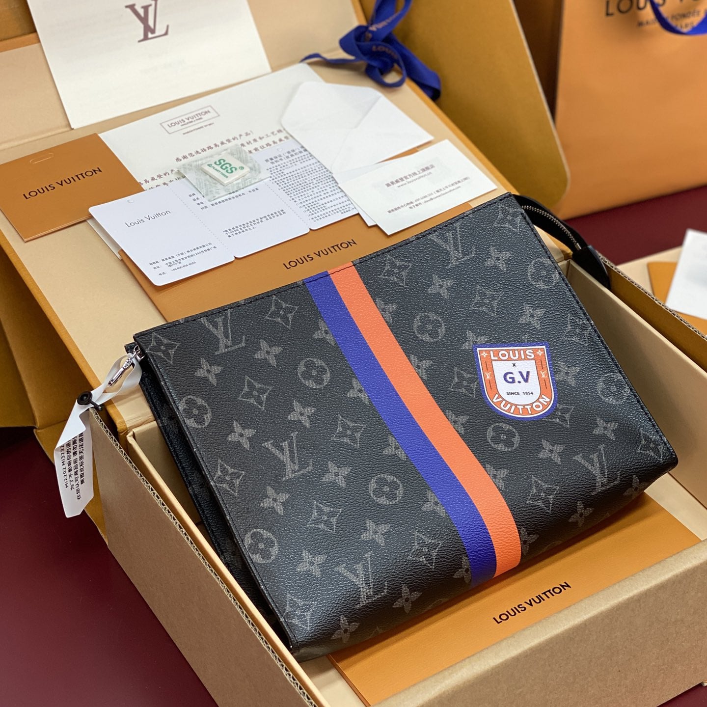 高仿LV*Triomongram系列P01957三合一手拿包組合裝黑花免檢版
