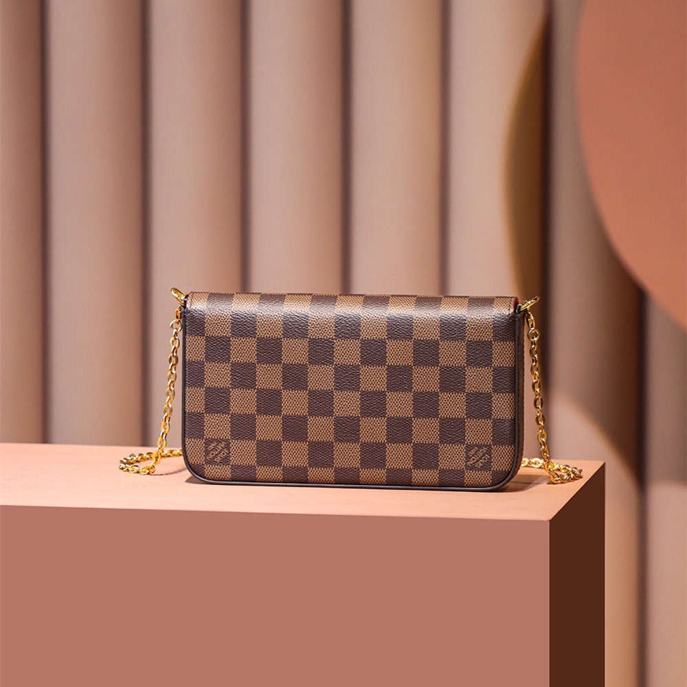 Louis Vuitton 路易威登 Chain Bag