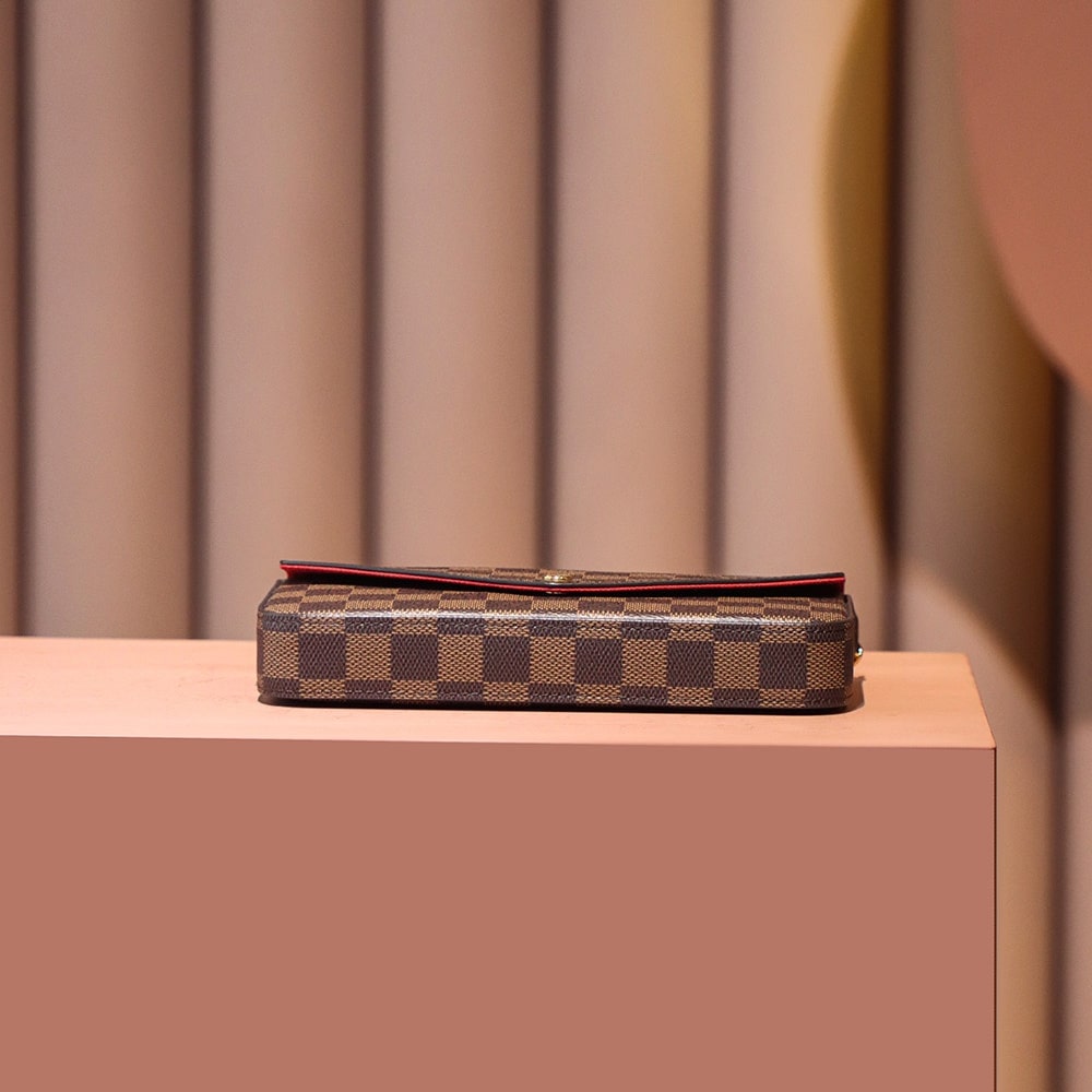 Louis Vuitton 路易威登 Chain Bag
