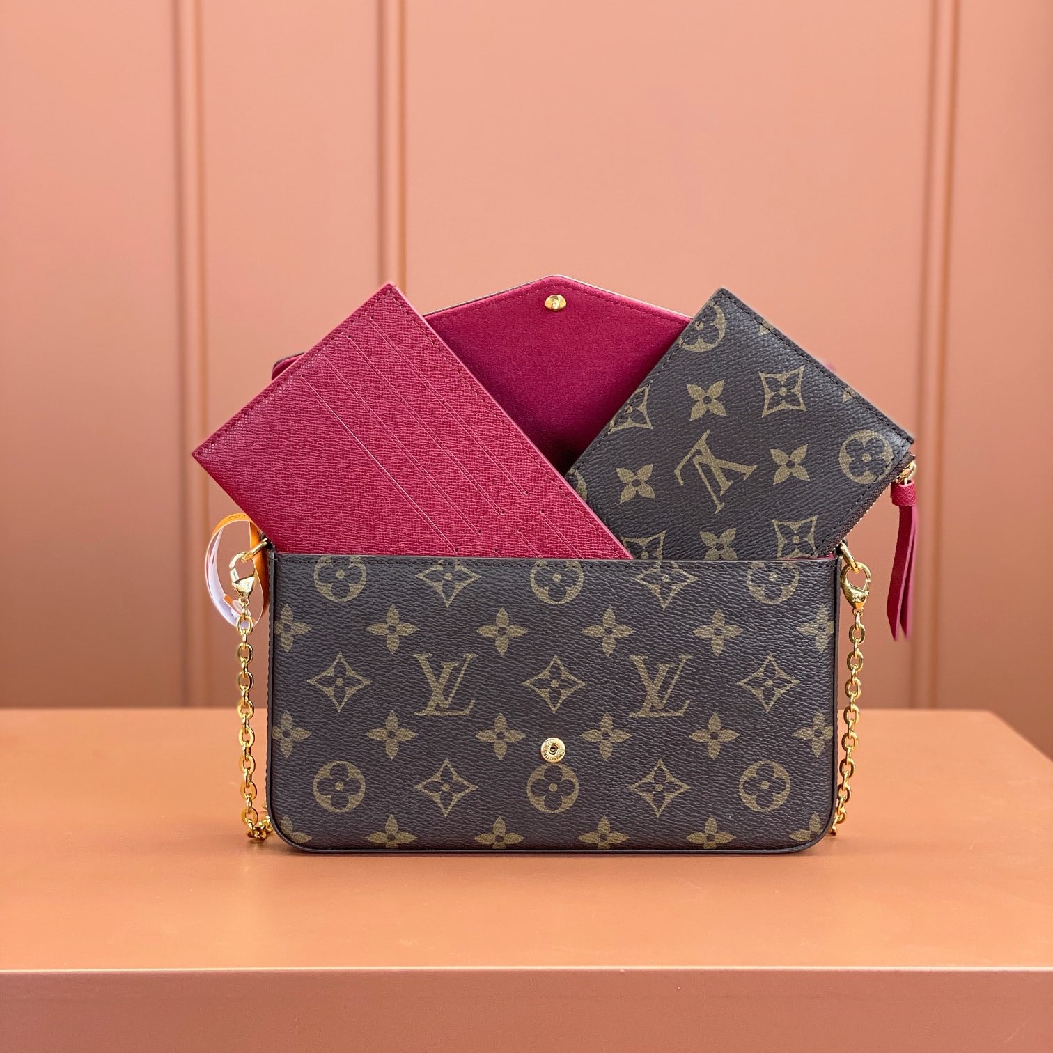 Louis Vuitton 路易威登 Chain Bag
