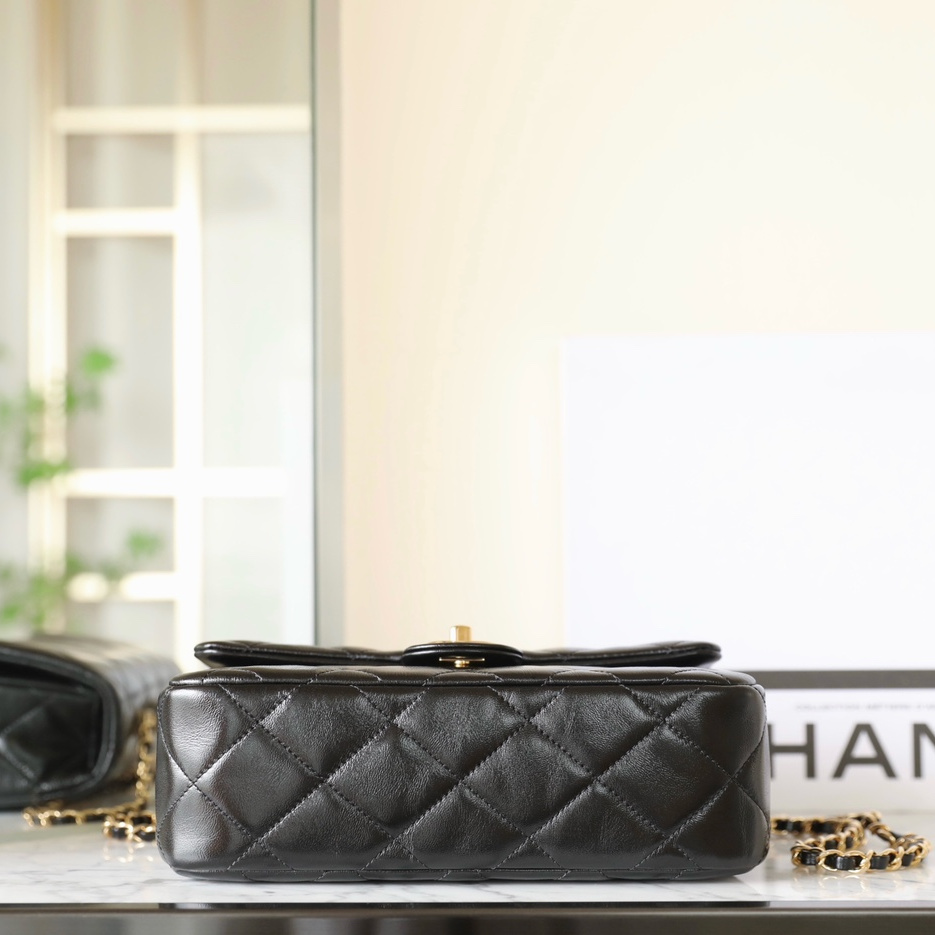 Chanel 香奈兒 Leather Goods