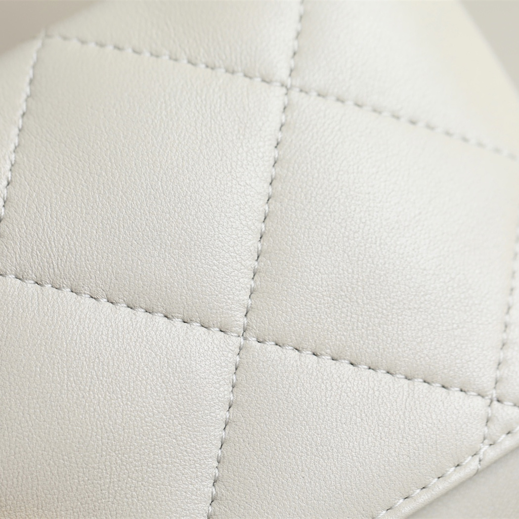 Chanel 香奈兒 Leather Goods