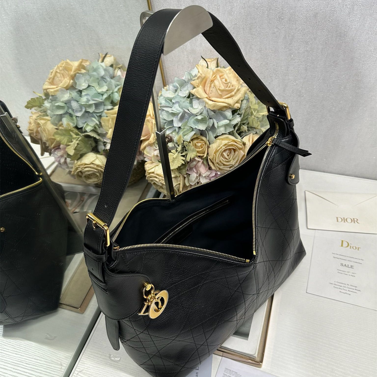 高仿Dior*Voyage系列M284M902小牛皮單肩包大號黑色免檢版