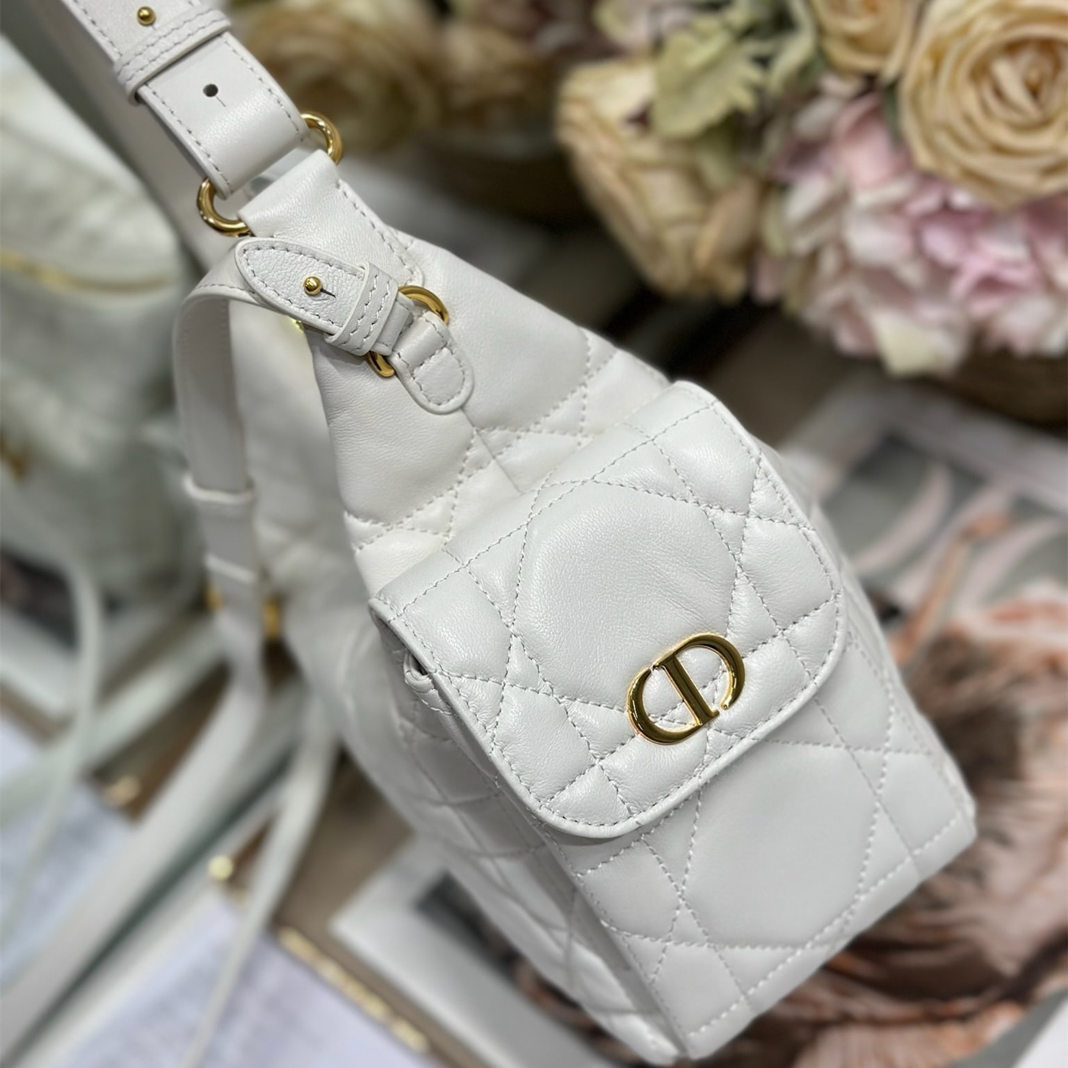 高仿Dior*D-Dream系列M632M030小羊皮單肩包中號白色免檢版