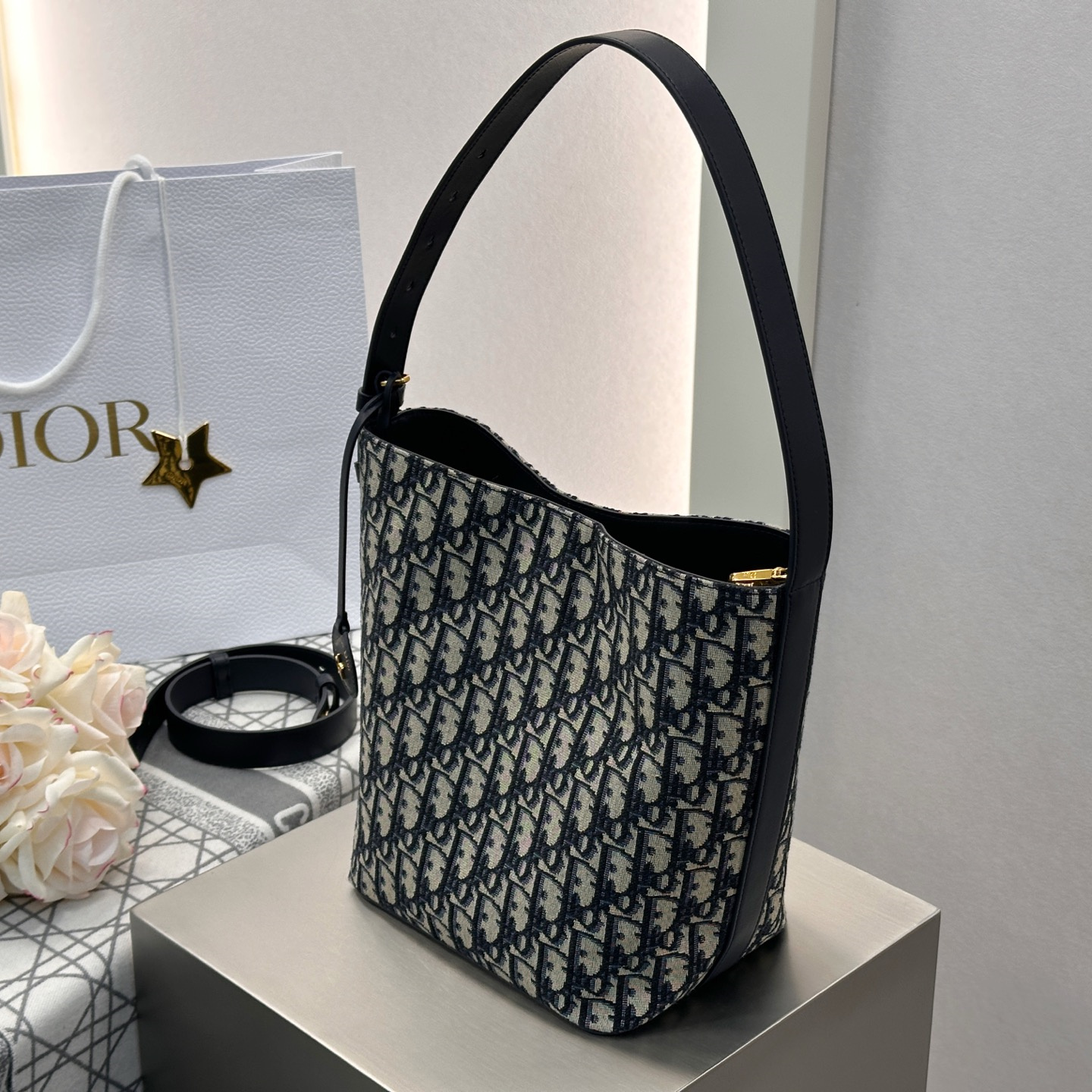 高仿Dior*Star系列M2854M928印花水桶包藍色小號免檢版