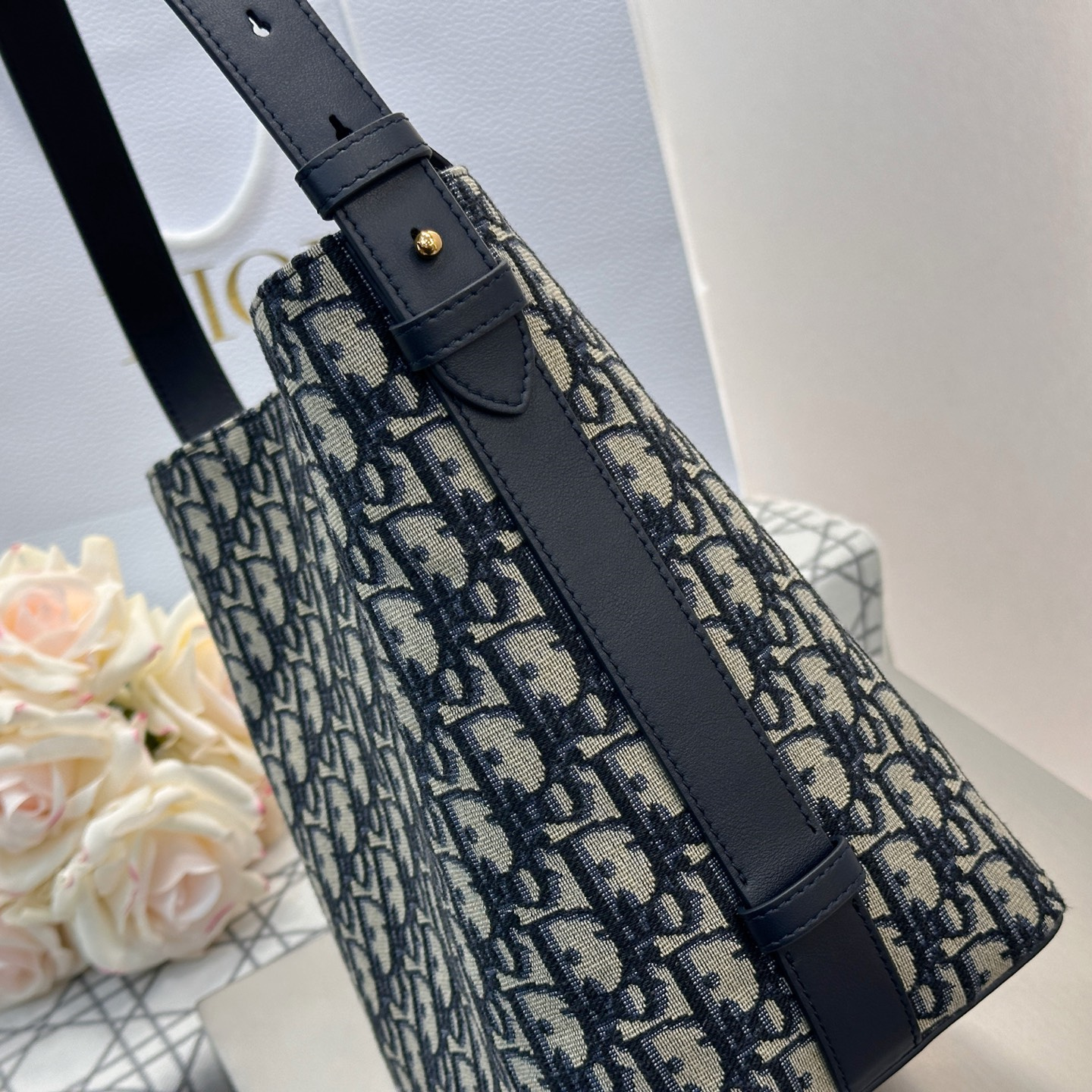 高仿Dior*Star系列M2854M928印花水桶包藍色小號免檢版